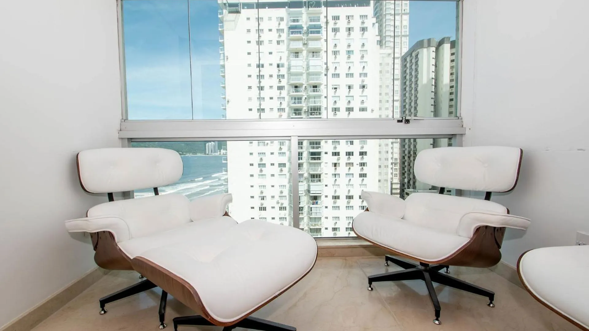 Apto Frente Mar Classico C/ Banheira Tt0163 Balneario Camboriu